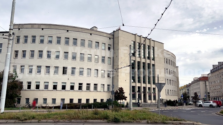 Gerichtsgebäude in Gdynia mit Eingangsbereich